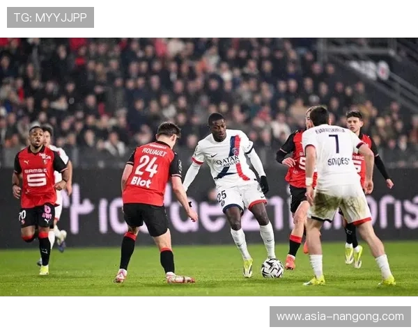 巴黎圣日耳曼客场1-3不敌雷恩，七连胜遭终结，榜首优势面临挑战